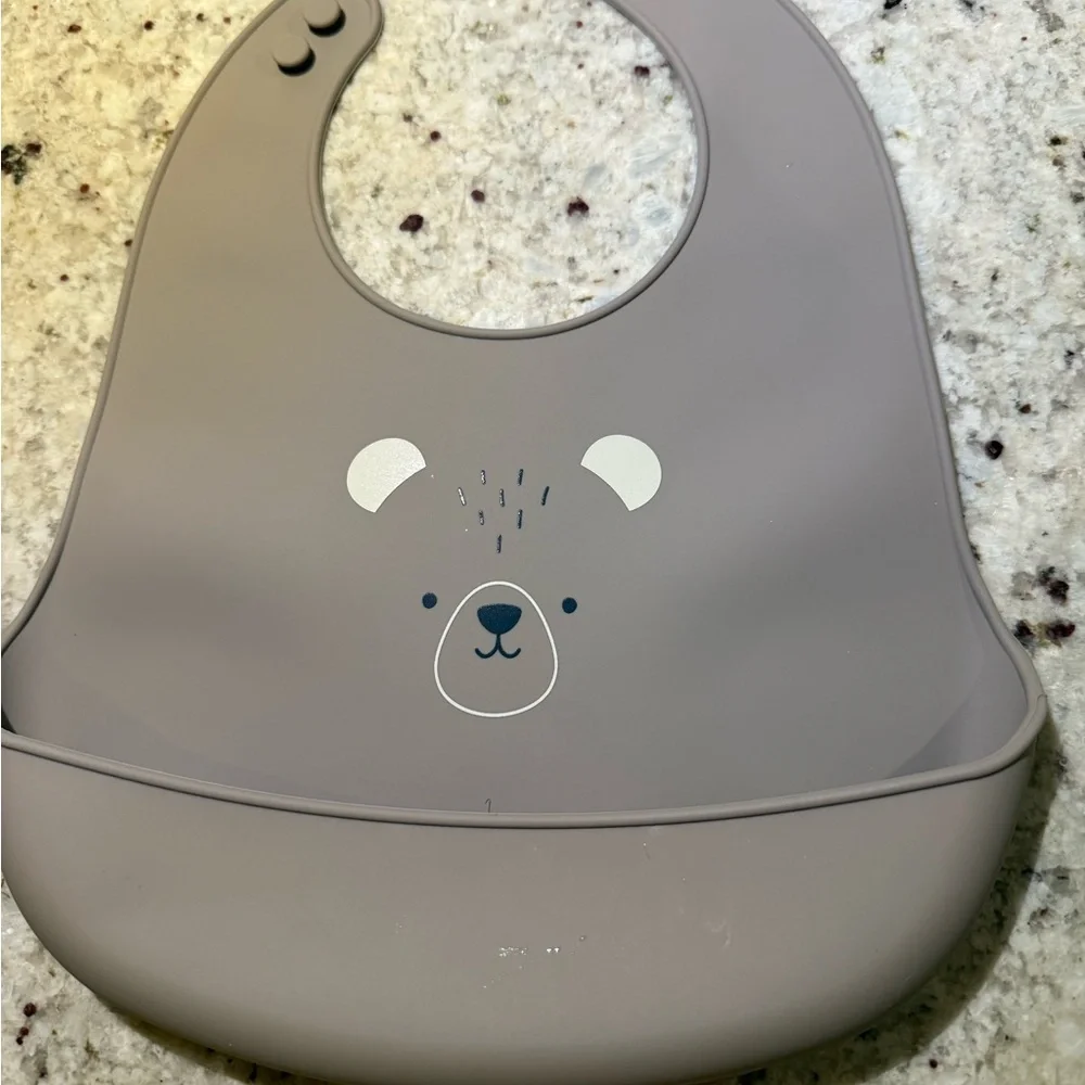 Set of two Moover silicone bibs
